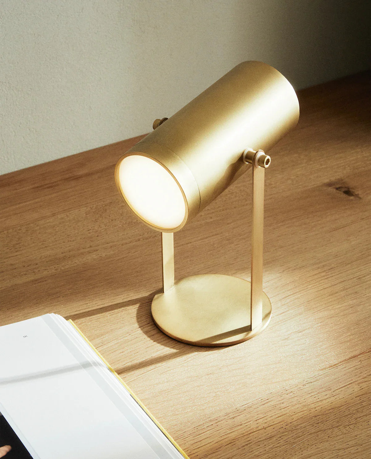Table Lamp Spotlight